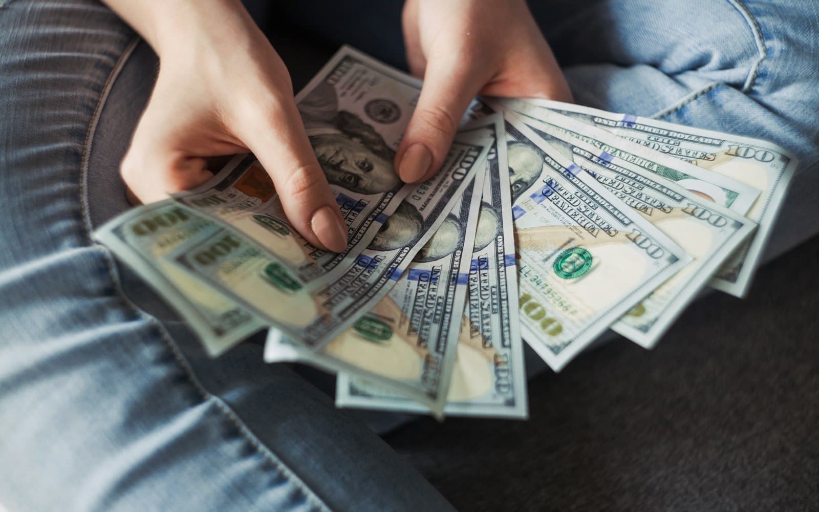 Interest and penalty figures do not match the contract